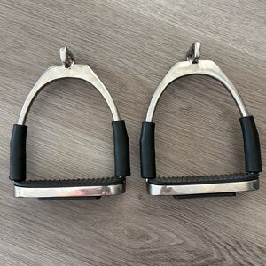 Flexible Stainless Steel Stirrups Irons with Black Grip
